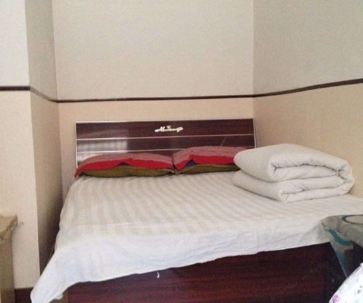 hotelPic