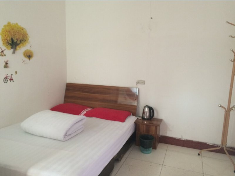 hotelPic