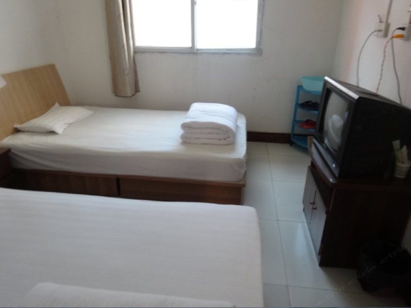 hotelPic