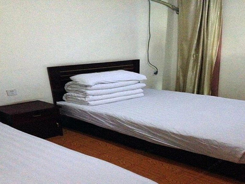 hotelPic