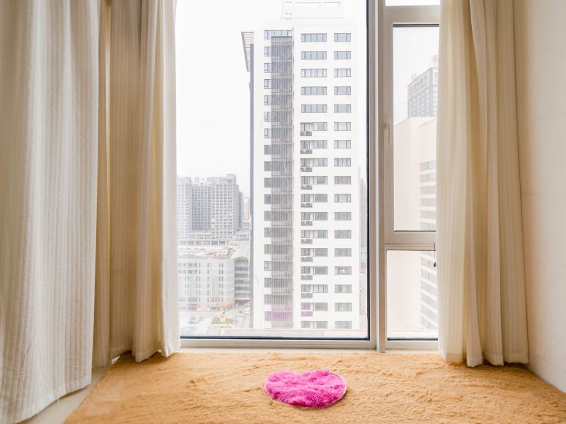 hotelPic