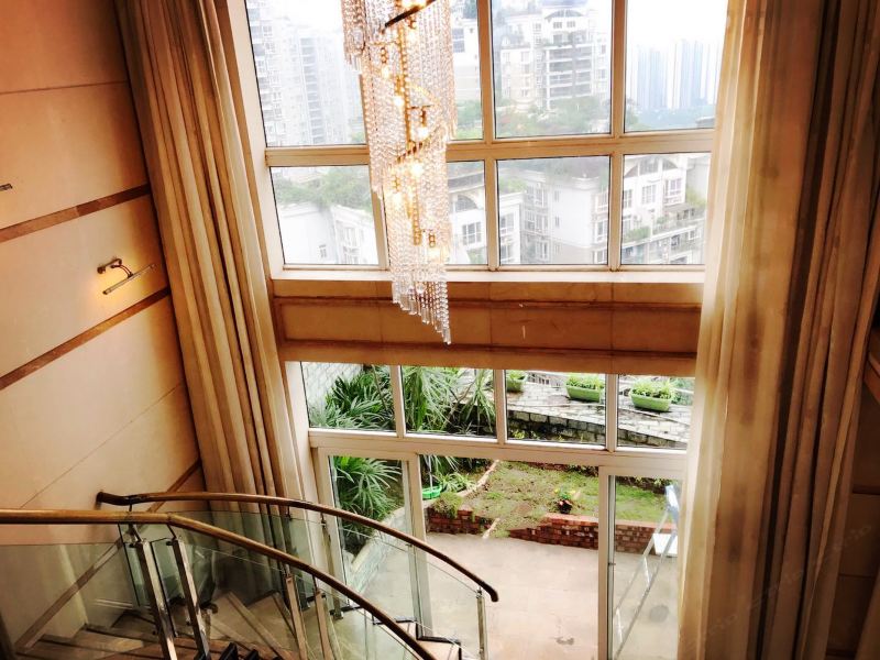 hotelPic
