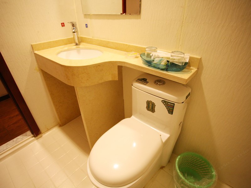 hotelPic