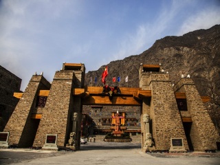 深圳稻城亚丁旅游包团_稻城亚丁旅游团报价十一天_去稻城亚丁旅游的团