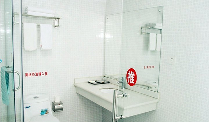 hotelPic