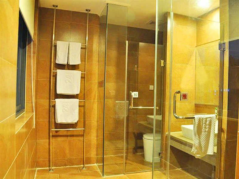 hotelPic