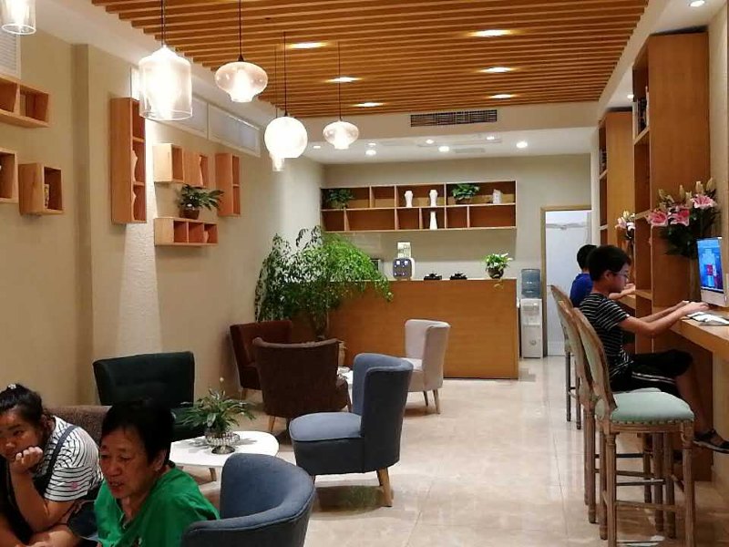 hotelPic