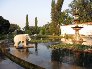印度旅游跟團(tuán)需多少錢(qián)_印度報(bào)團(tuán)旅游多少錢(qián)_印度游 旅行團(tuán)