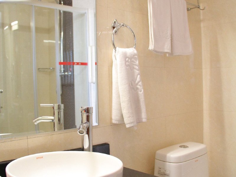 hotelPic