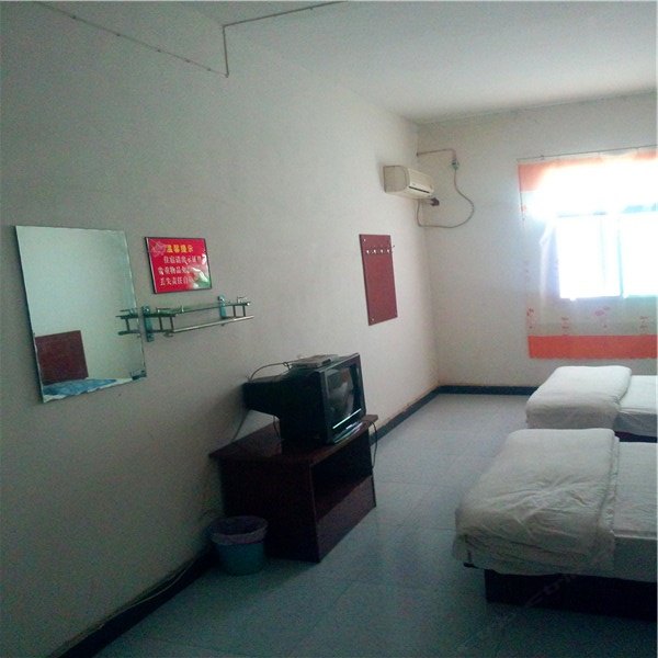 hotelPic