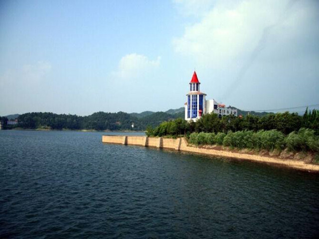  武汉市张公山寨1日游>乘船观光