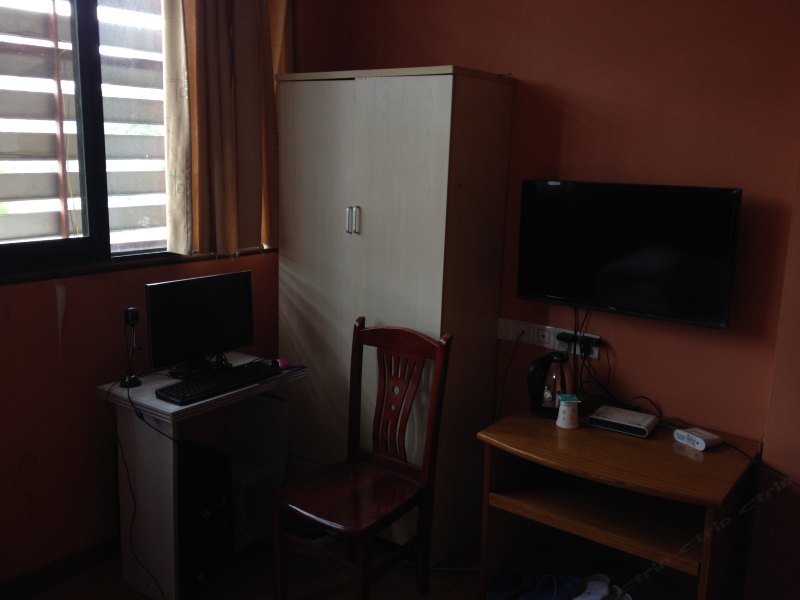 hotelPic