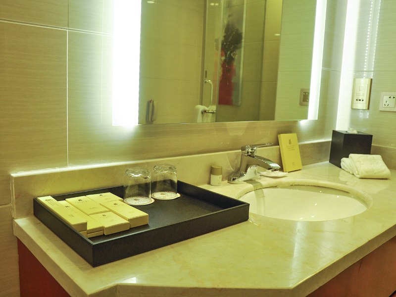 hotelPic