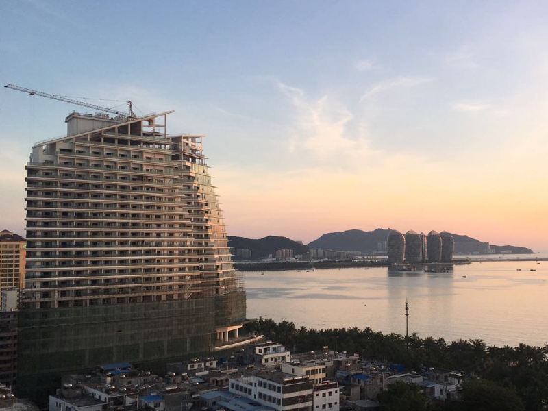 三亚湾海月广场椰梦长廊看海几何公寓(中路分店)