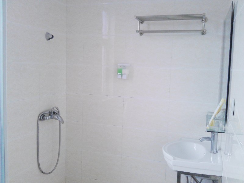 hotelPic