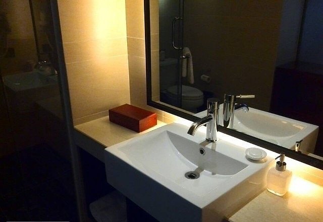 hotelPic