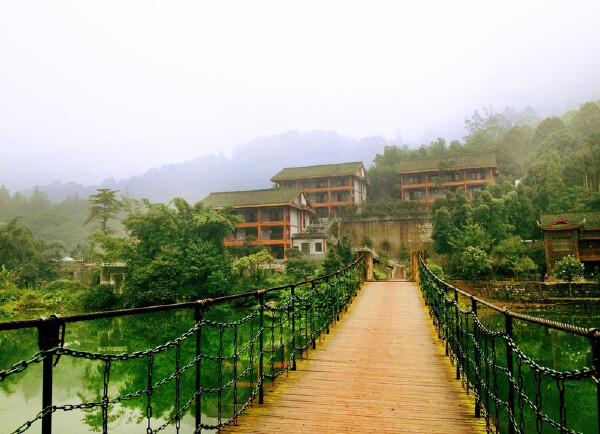 南京去峨眉山自驾游路线_行程安排_景点推荐