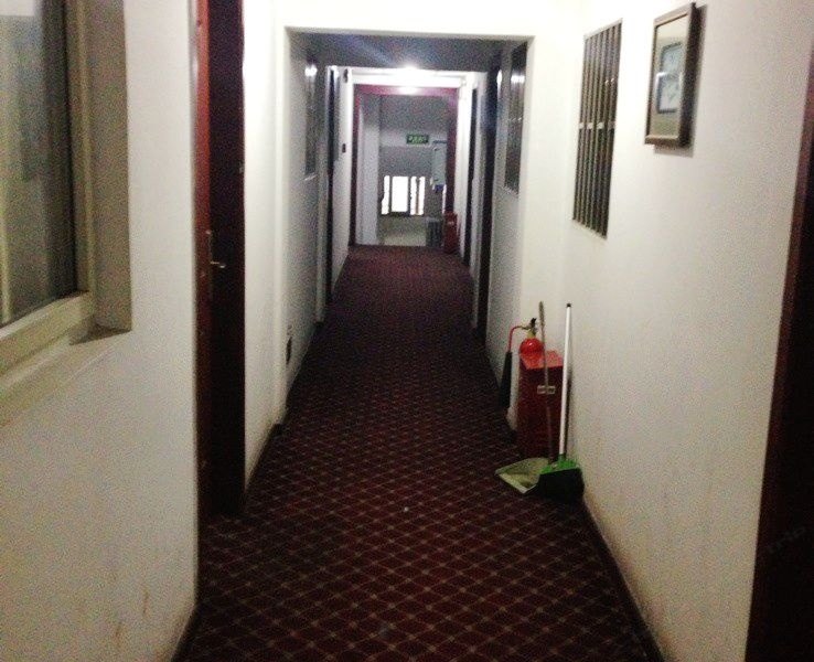 hotelPic