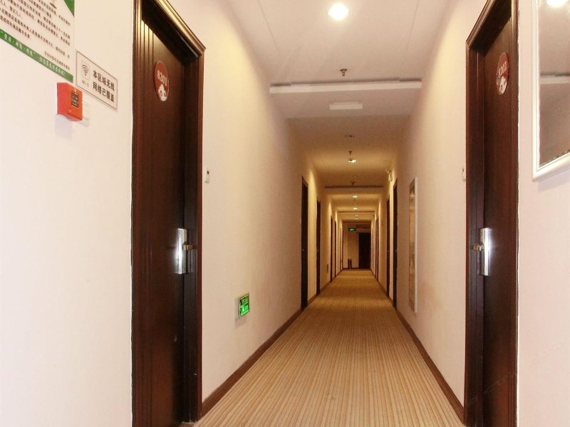 hotelPic