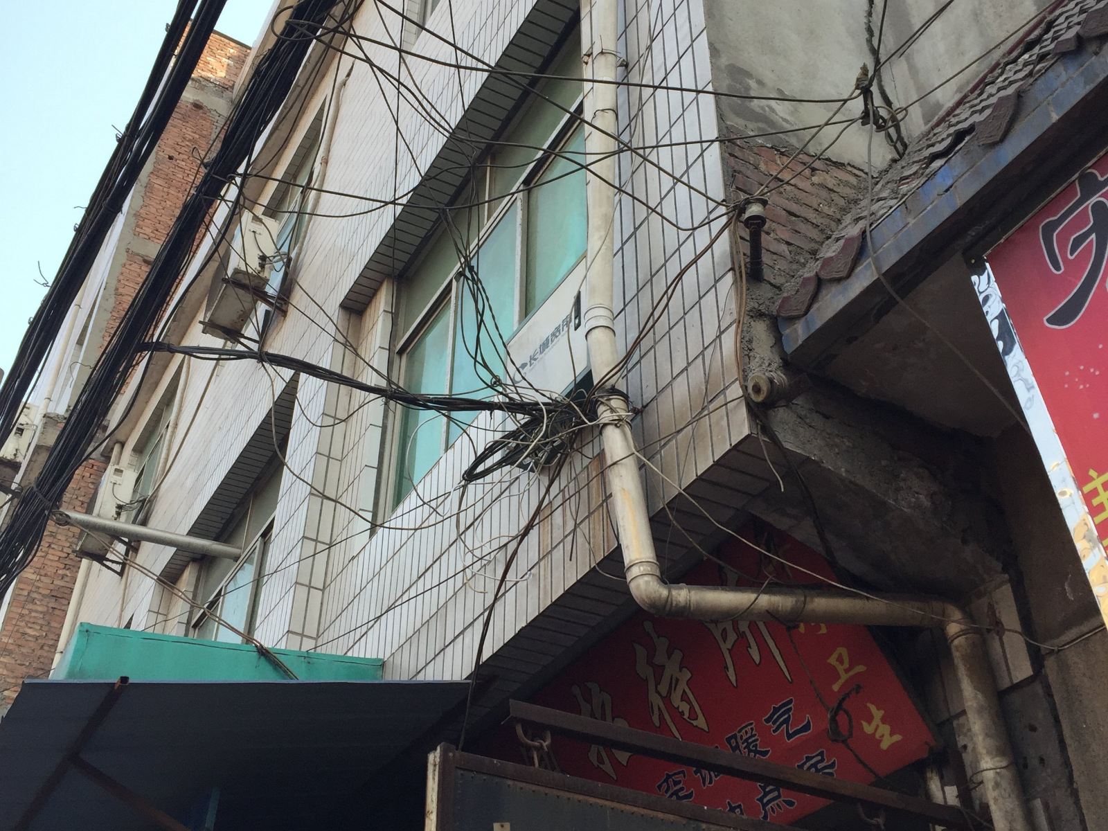 龙凤宾馆(西安东三爻村店)