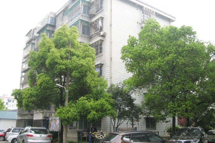 东才短租求职连锁公寓(杭州天城路3店)