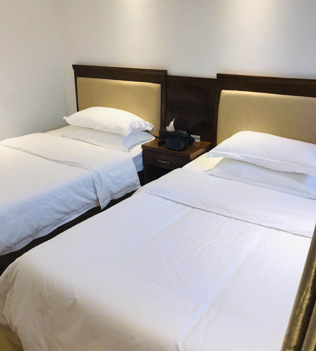 VR影院游戏双床房