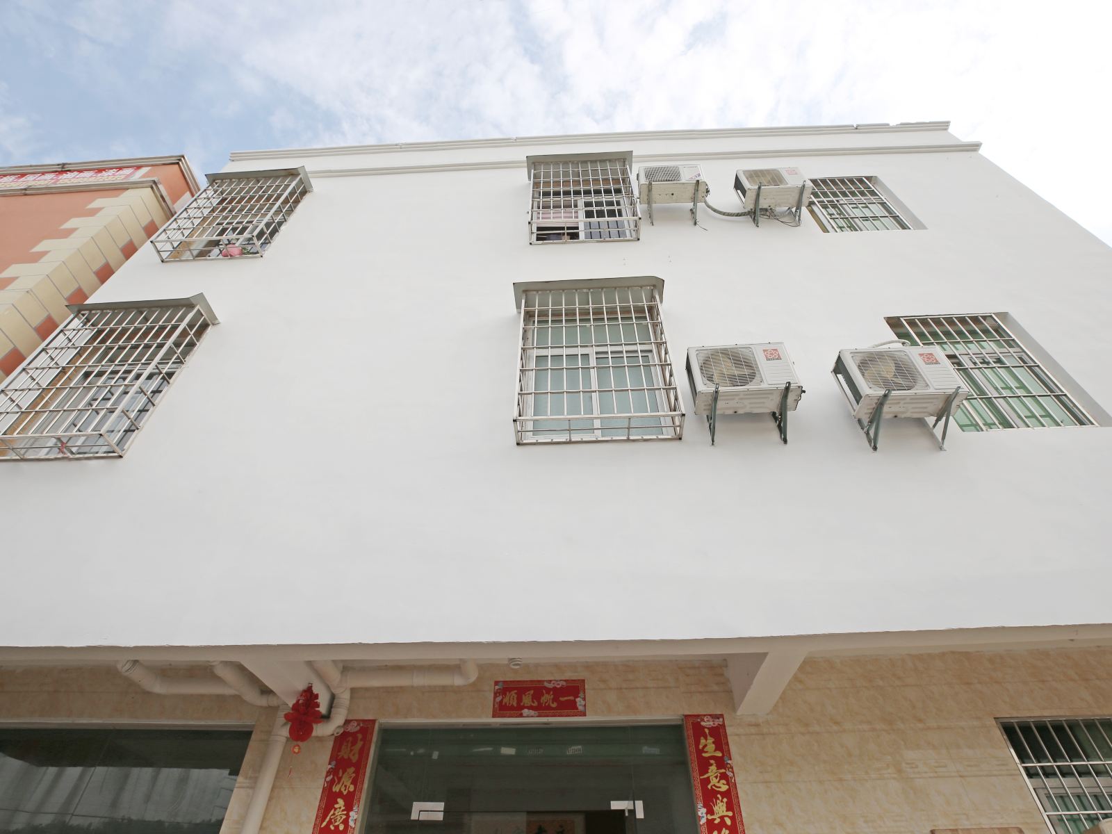 厦门北站左邻右舍假日客栈(原陈文城客栈)