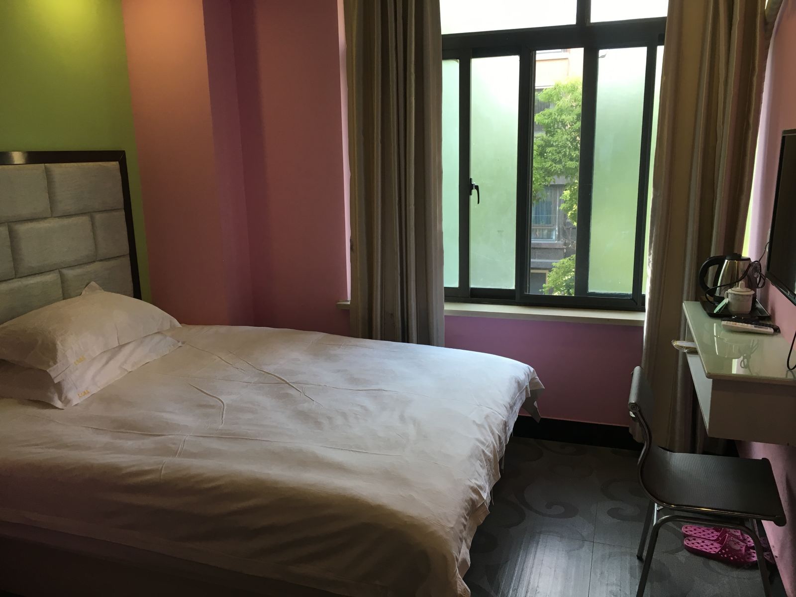 豪华大床房