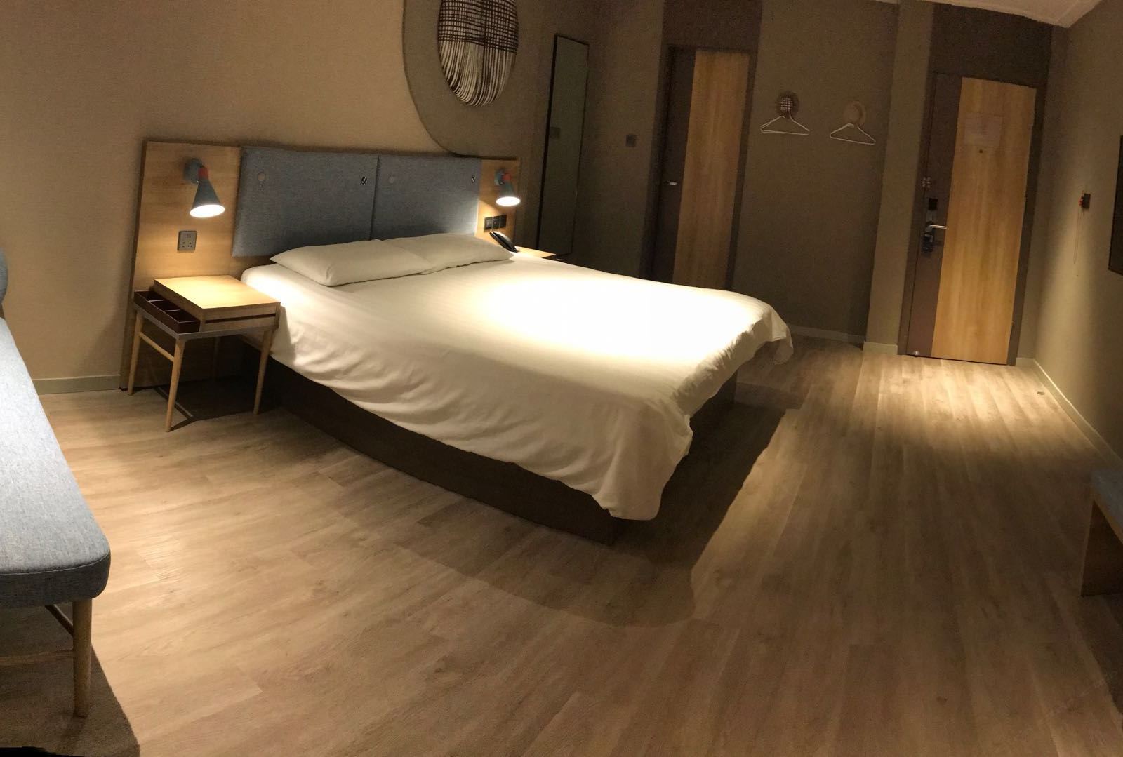 全新高级商务房