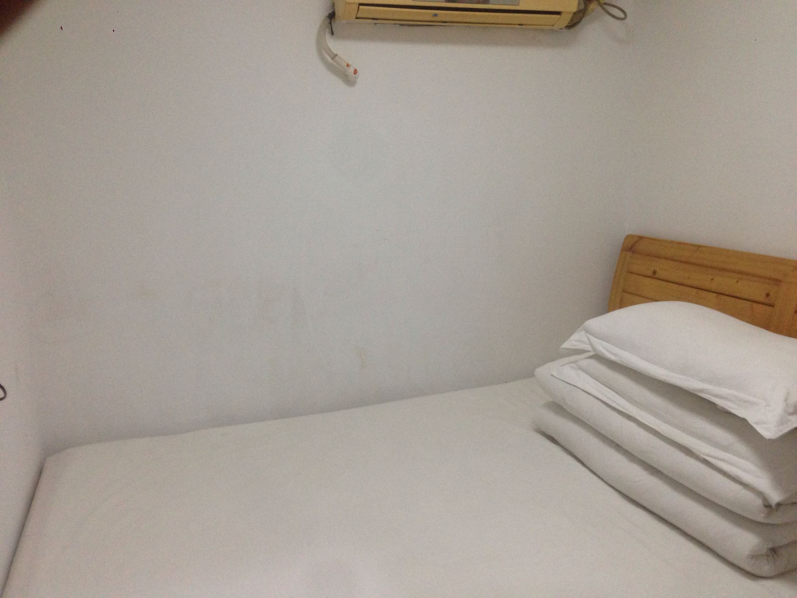 普通大床房(公共卫浴)