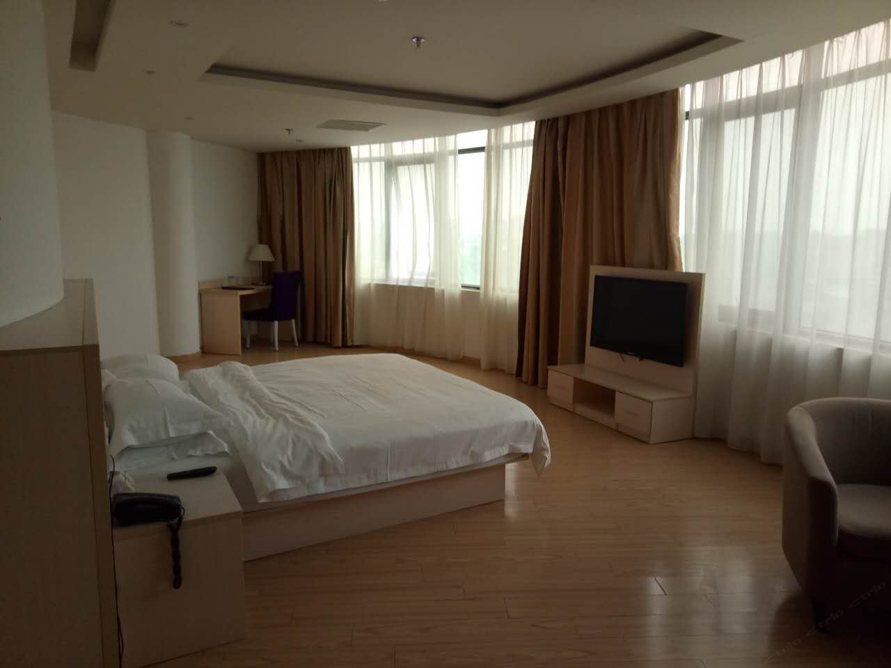 高级大床房