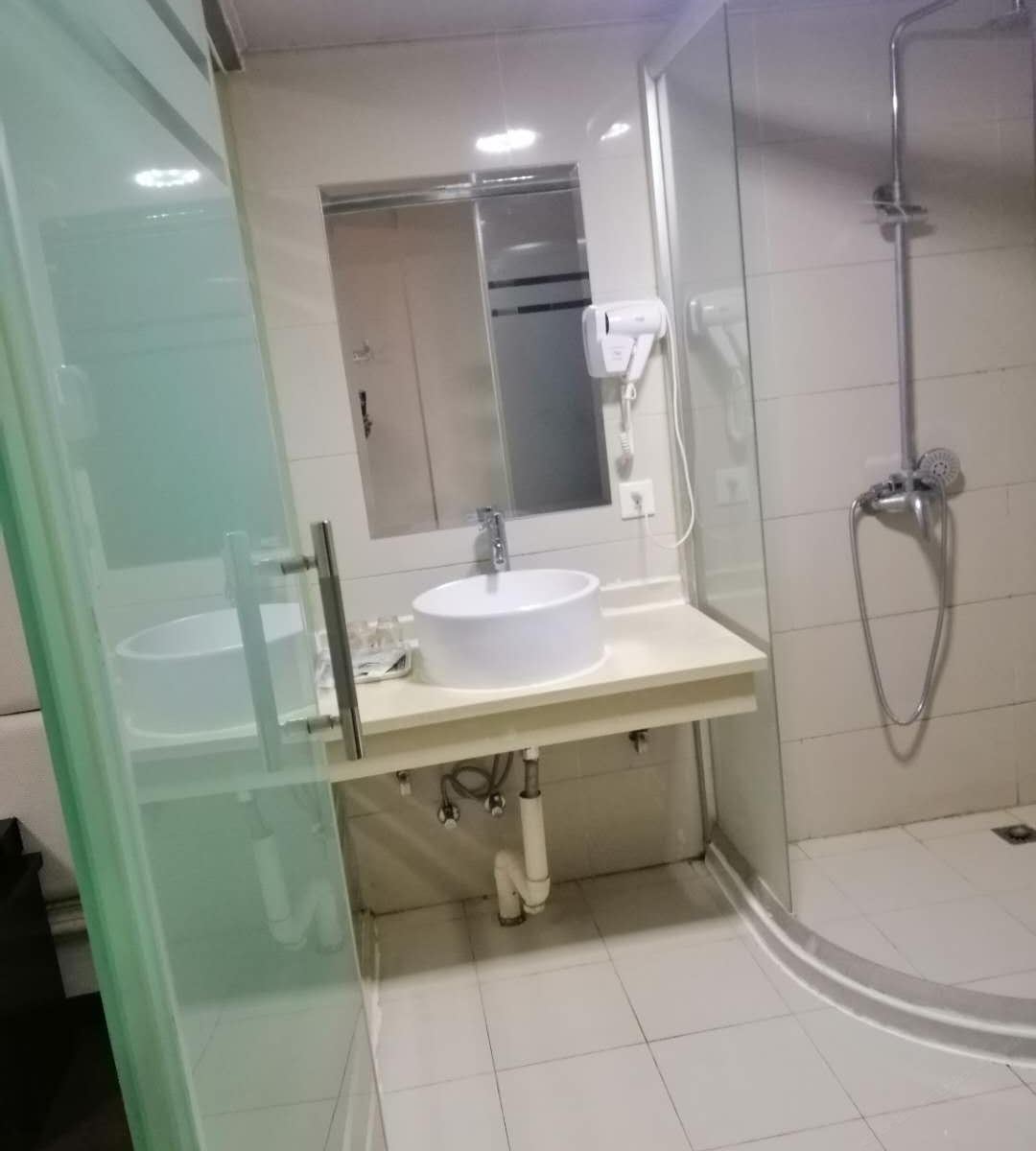 舒适双床房