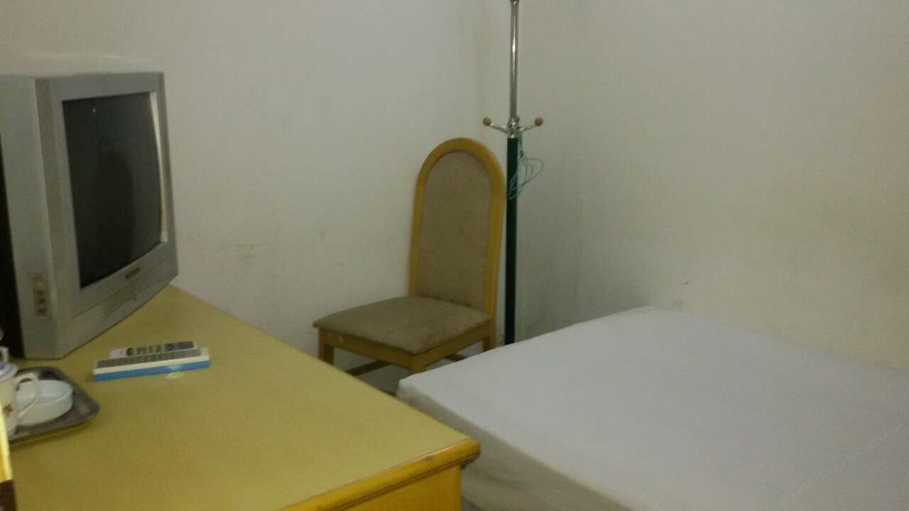 普通大床房(公共卫浴)