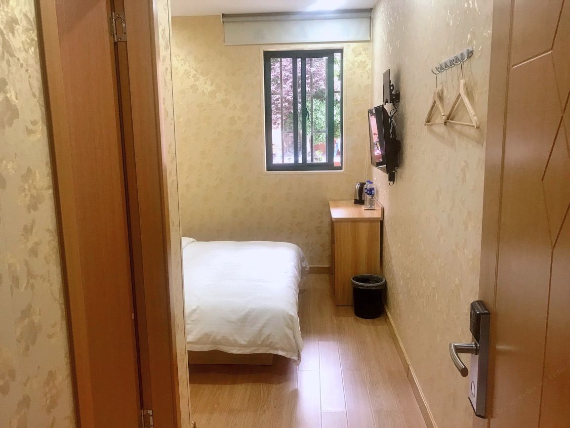 高级大床房