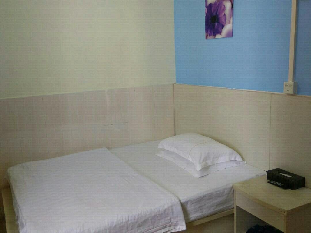 经济大床房