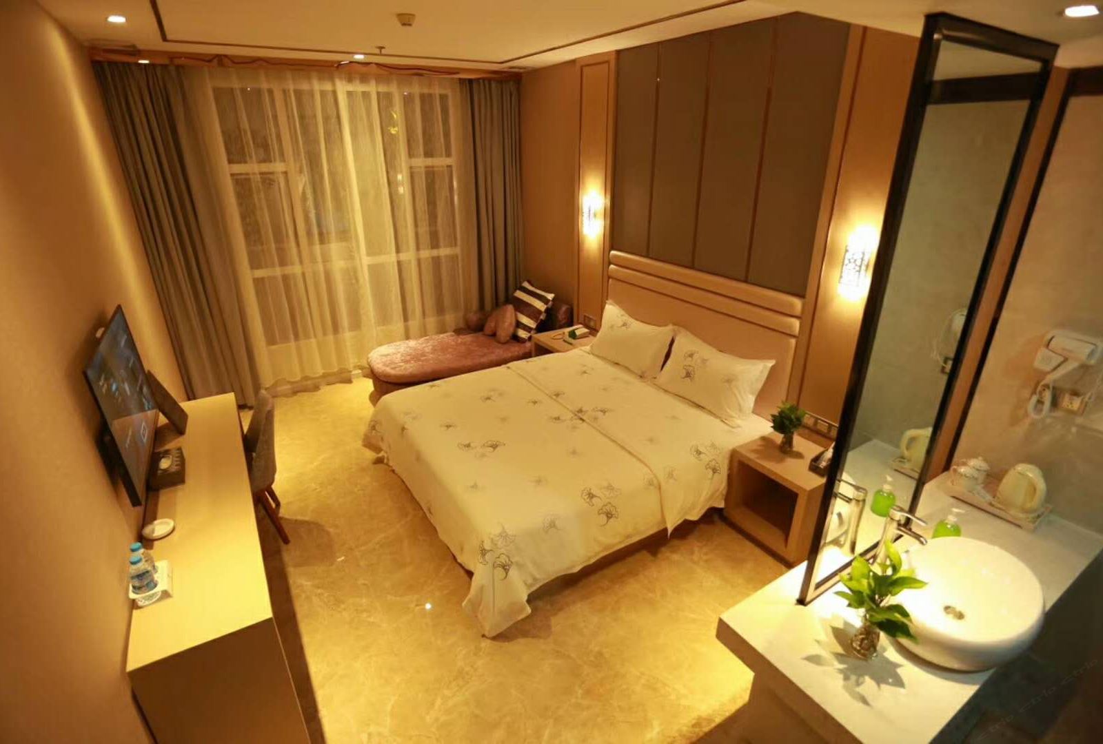 豪华大床房