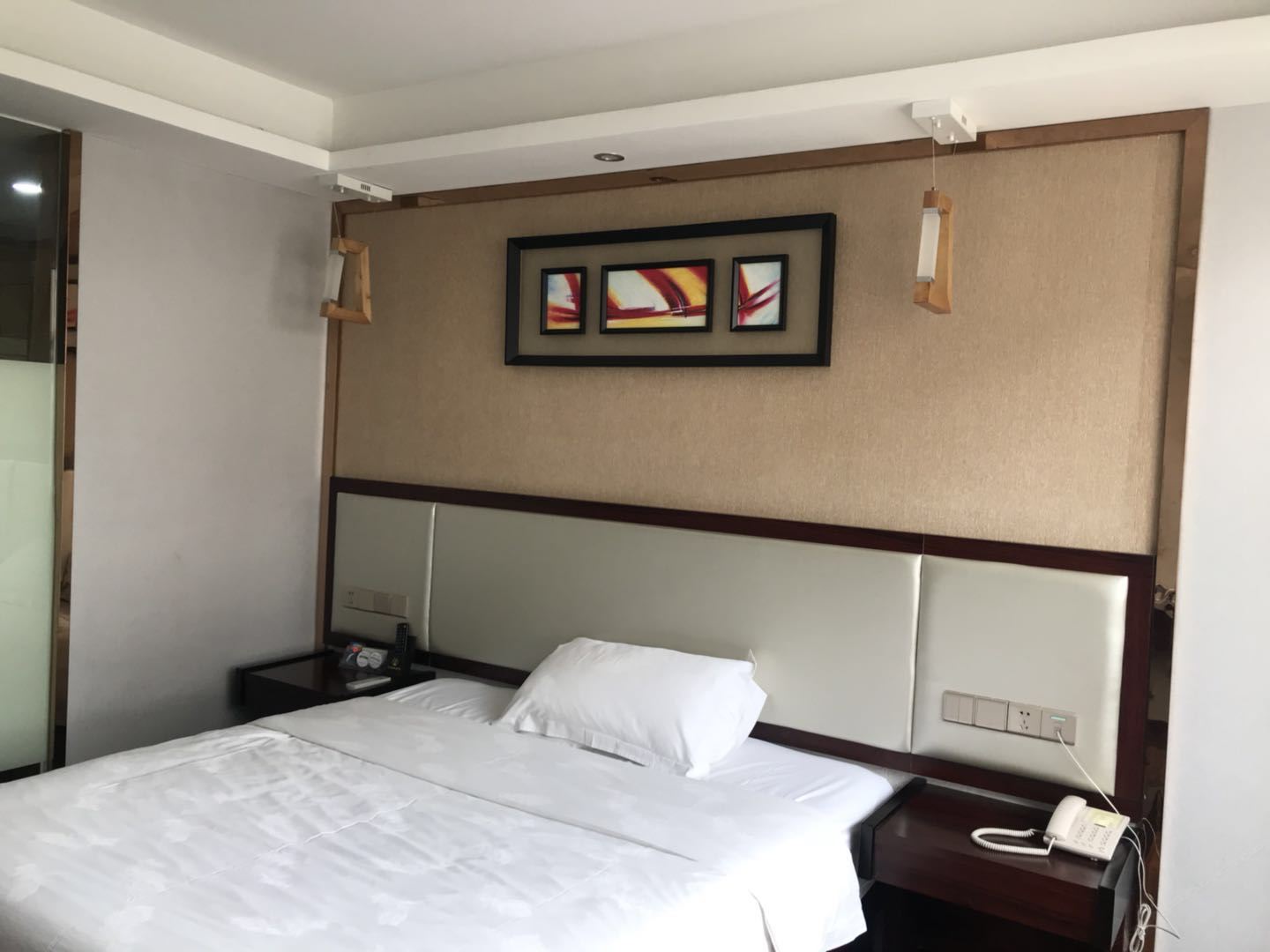 舒适大床房