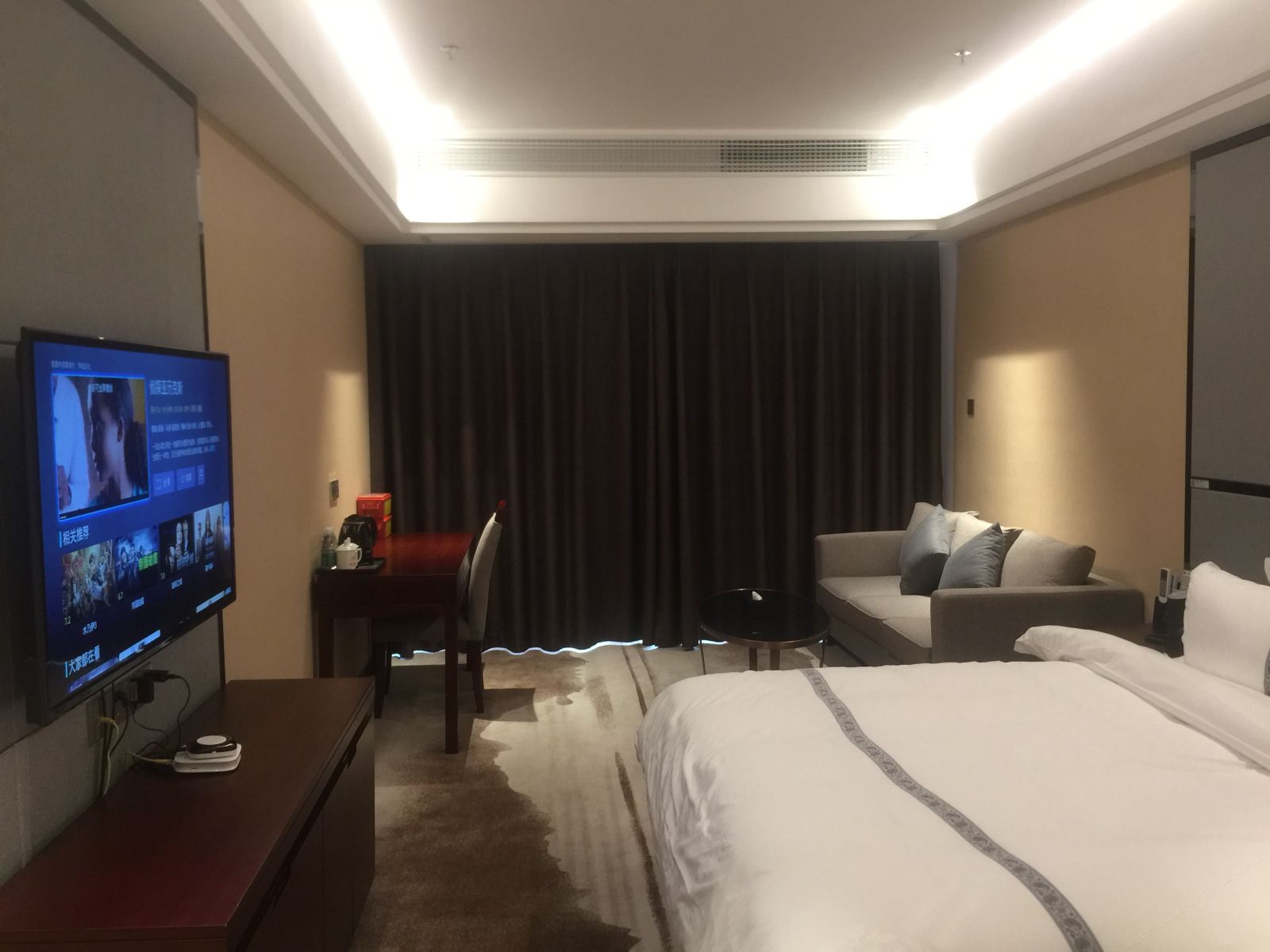 高级大床房