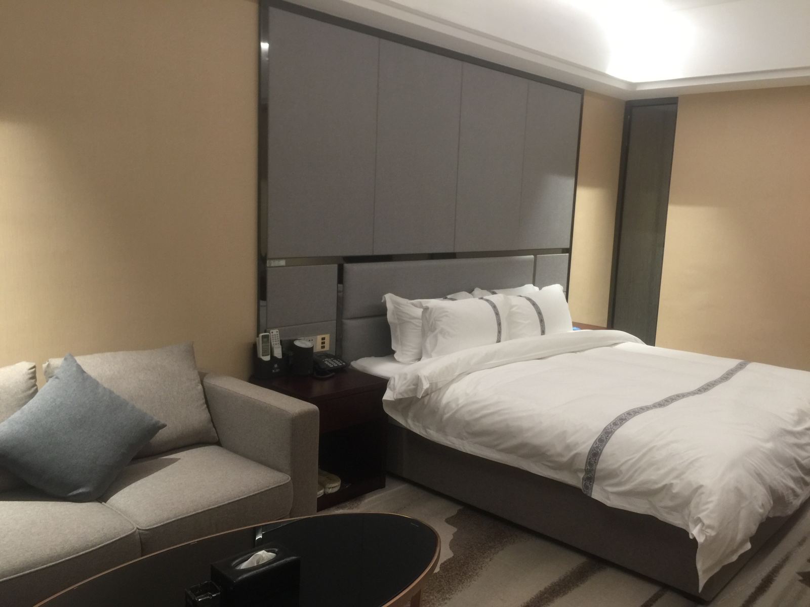高级大床房