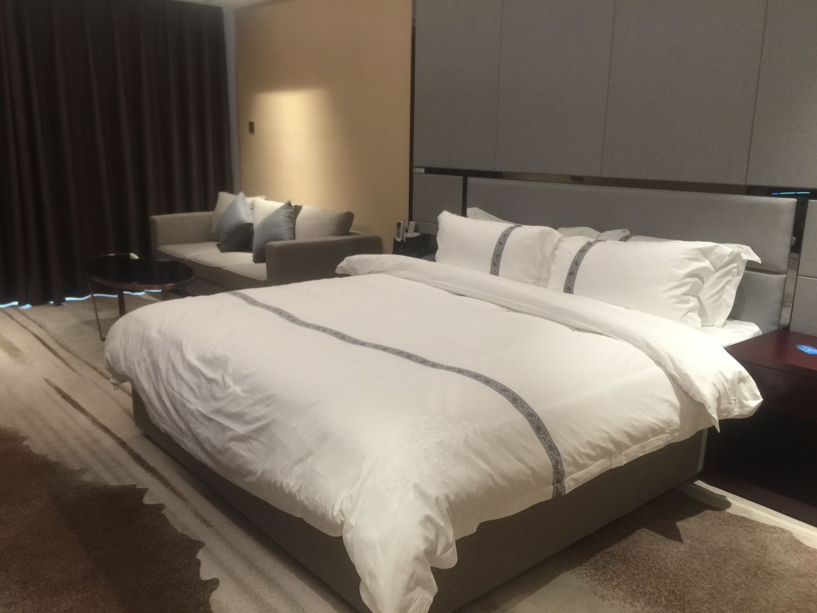高级大床房
