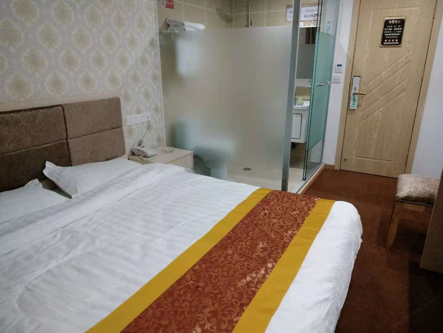 豪华大床房