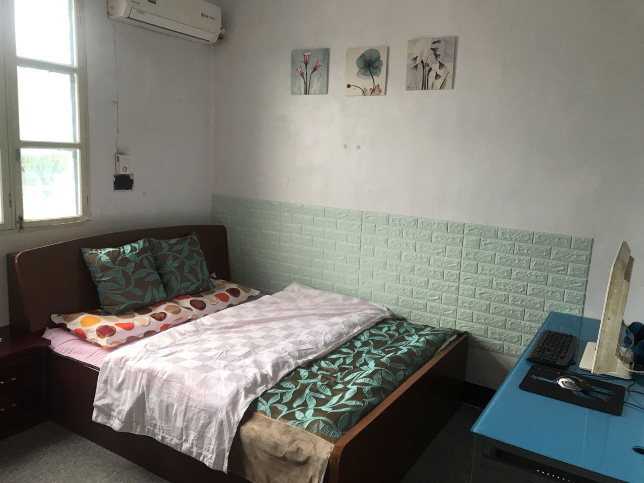 普通大床房(公共卫浴)
