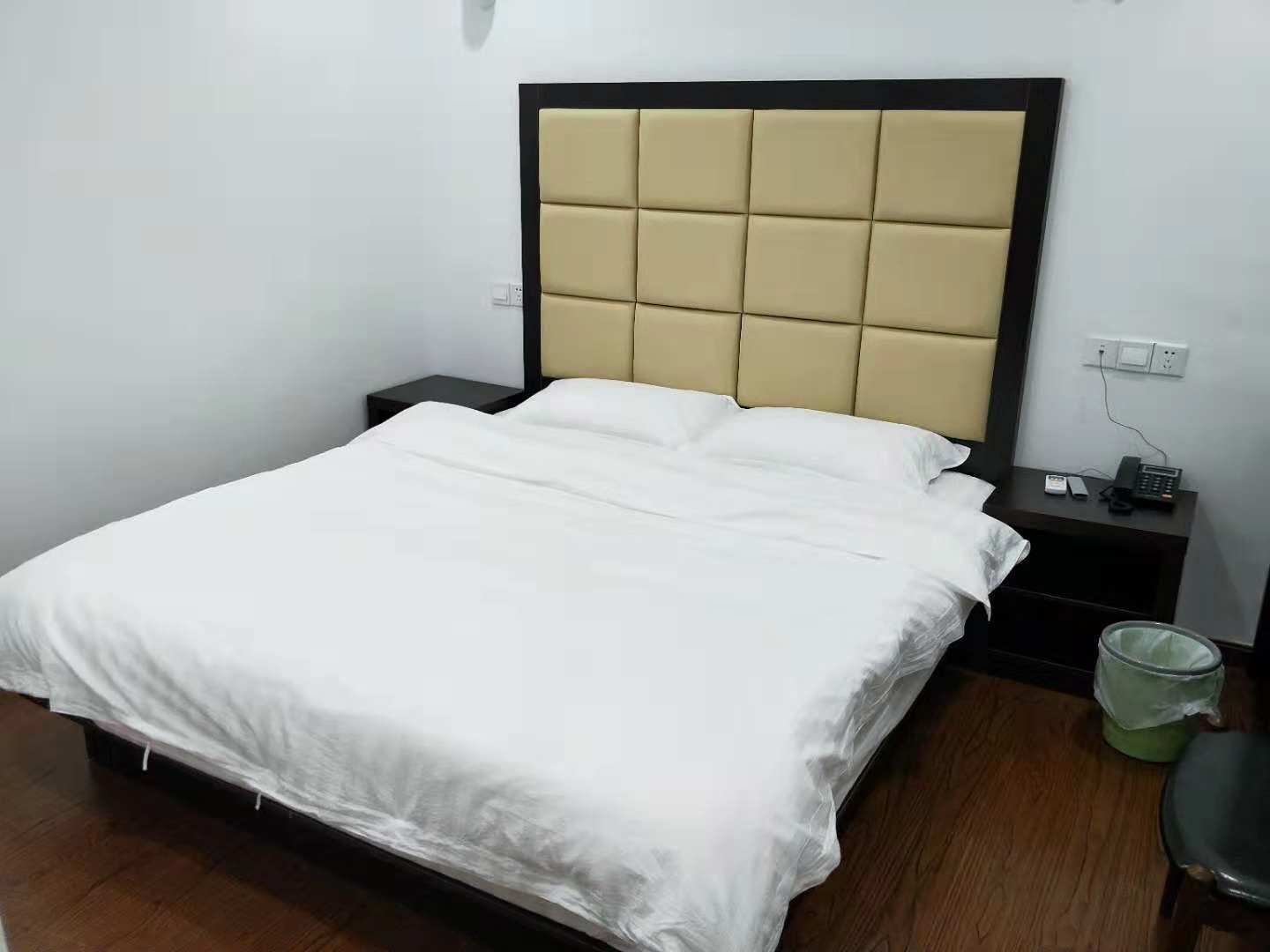 豪华大床房