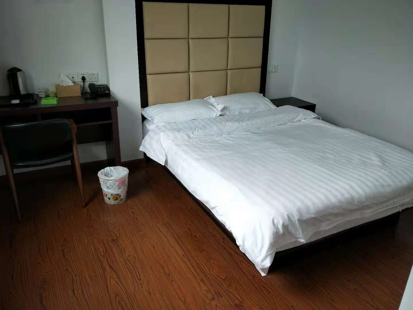 普通大床房