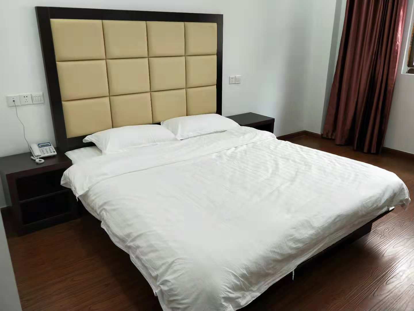 豪华大床房