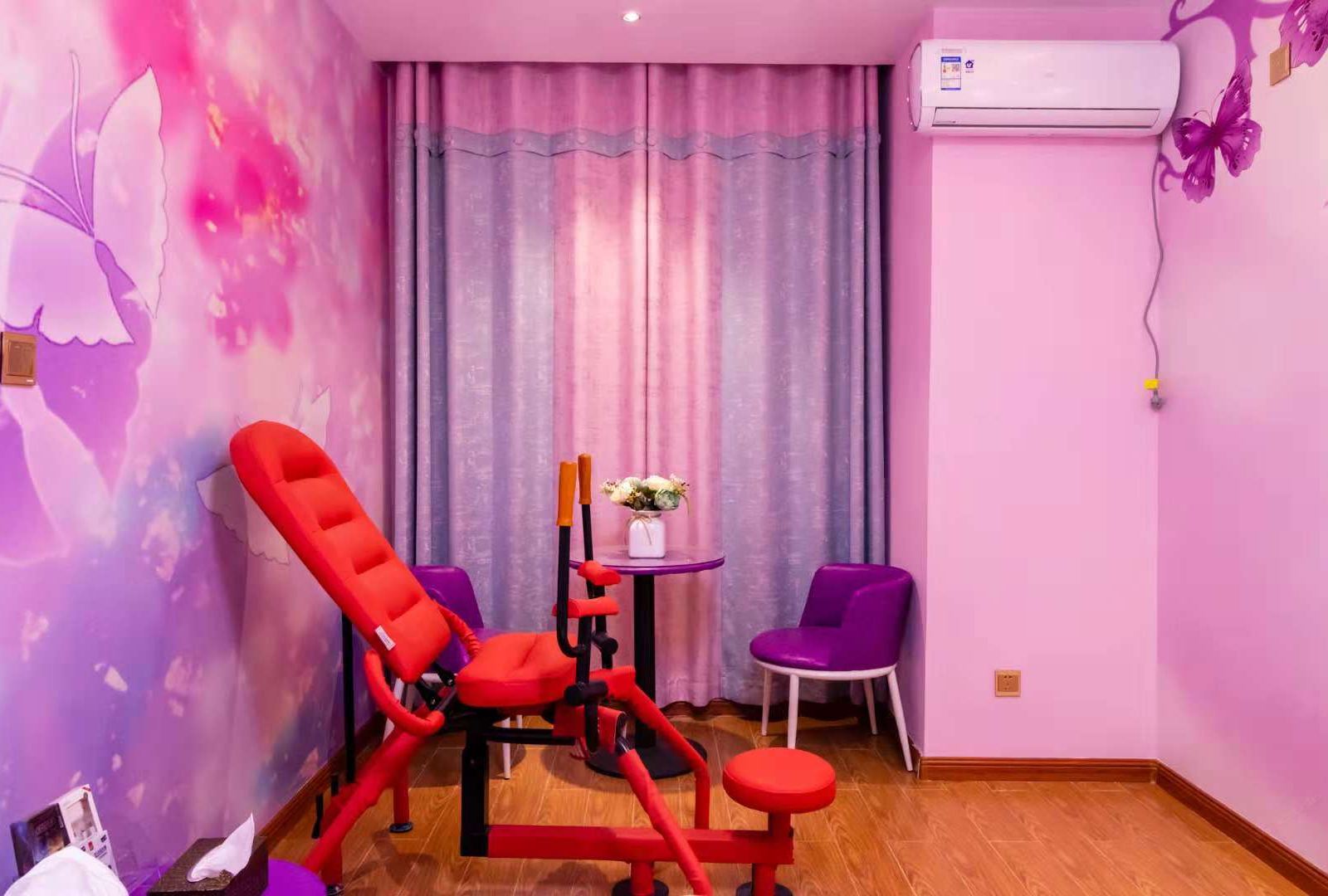 蜂迷碟恋圆床房