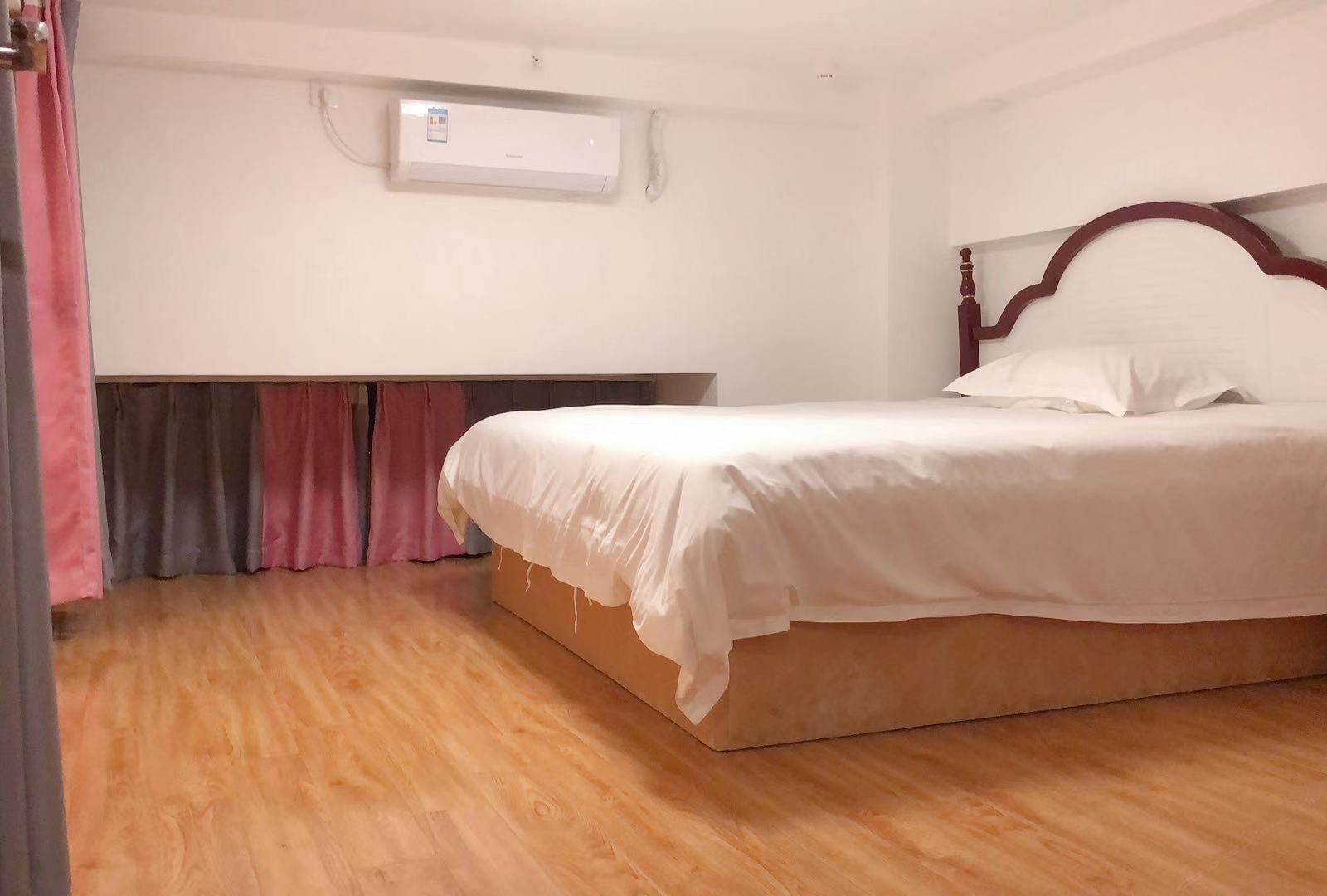 复式精选大床房