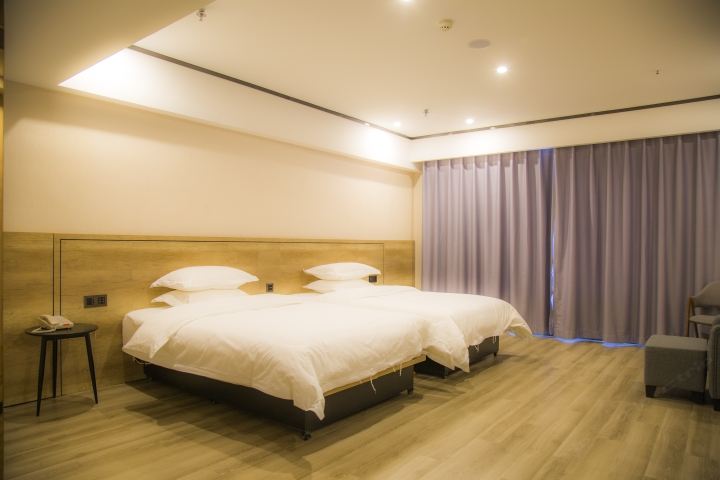 雅智双床房