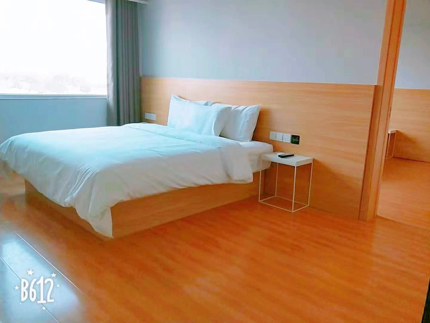 高级大床房
