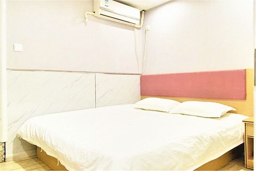 豪华大床间